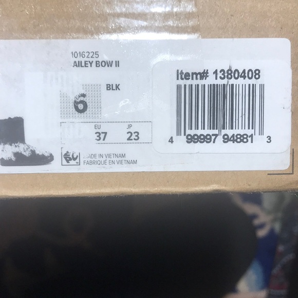 UGG Ladies Bailey Bow II Black Boot Size 6 - Picture 11 of 12